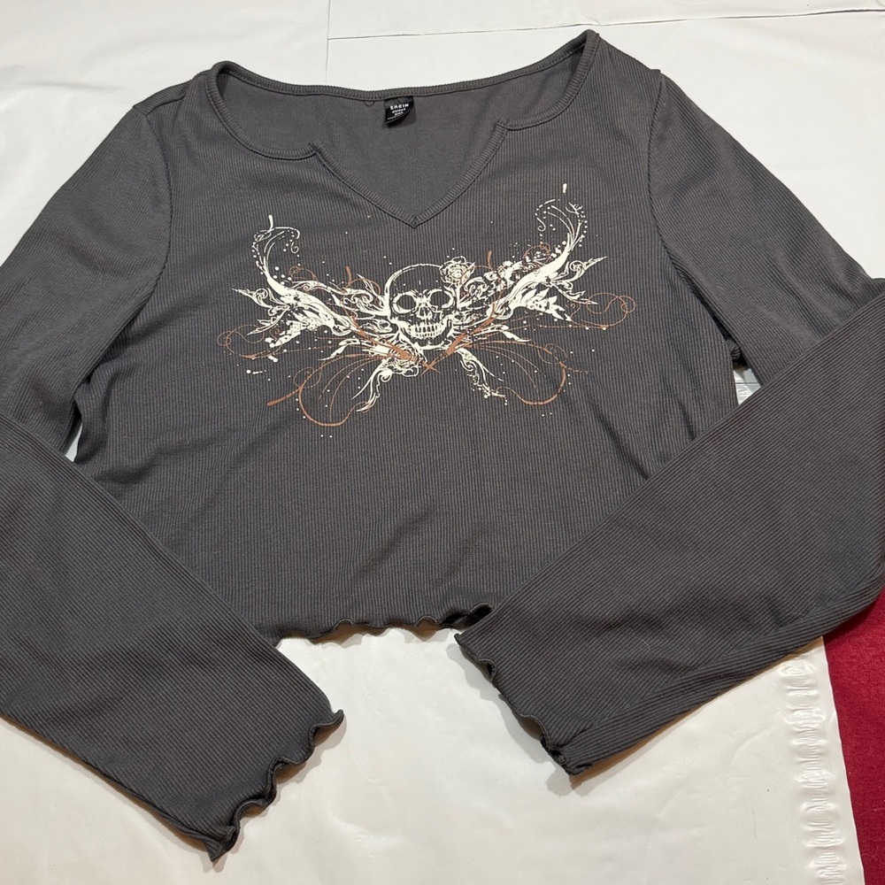 Gray long sleeves CROPPED TOP SHIRT Skull flower scalloped hem round V-neck 2XL